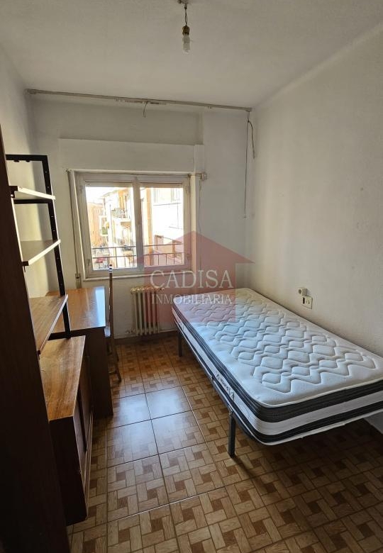 PISO EN ALQUILER PARA CHICAS ESTUDIANTES, CÉNTRICO Y CAMPUS. REF 10464