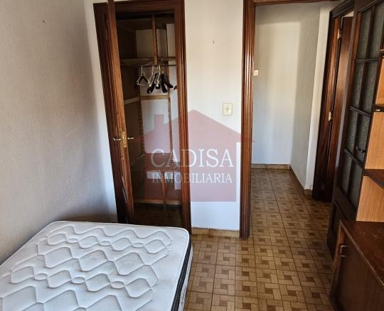 PISO EN ALQUILER PARA CHICAS ESTUDIANTES, CÉNTRICO Y CAMPUS. REF 10464