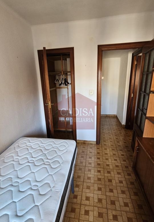 PISO EN ALQUILER PARA CHICAS ESTUDIANTES, CÉNTRICO Y CAMPUS. REF 10464