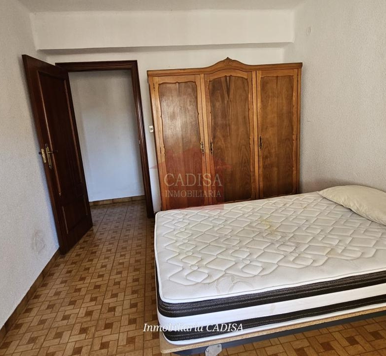 PISO EN ALQUILER PARA CHICAS ESTUDIANTES, CÉNTRICO Y CAMPUS. REF 10464