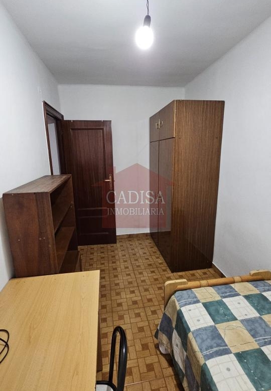 PISO EN ALQUILER PARA CHICAS ESTUDIANTES, CÉNTRICO Y CAMPUS. REF 10464
