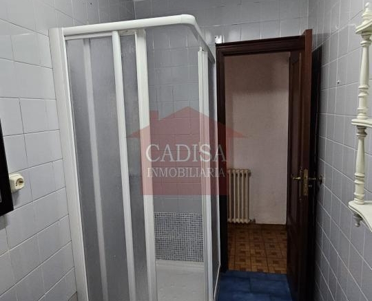 PISO EN ALQUILER PARA CHICAS ESTUDIANTES, CÉNTRICO Y CAMPUS. REF 10464