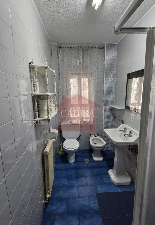 PISO EN ALQUILER PARA CHICAS ESTUDIANTES, CÉNTRICO Y CAMPUS. REF 10464