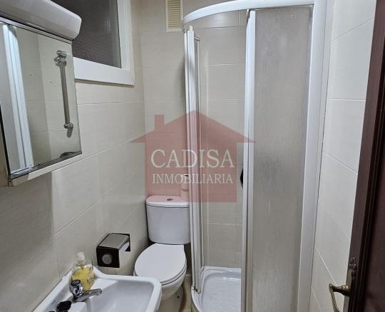 PISO EN ALQUILER PARA CHICAS ESTUDIANTES, CÉNTRICO Y CAMPUS. REF 10464