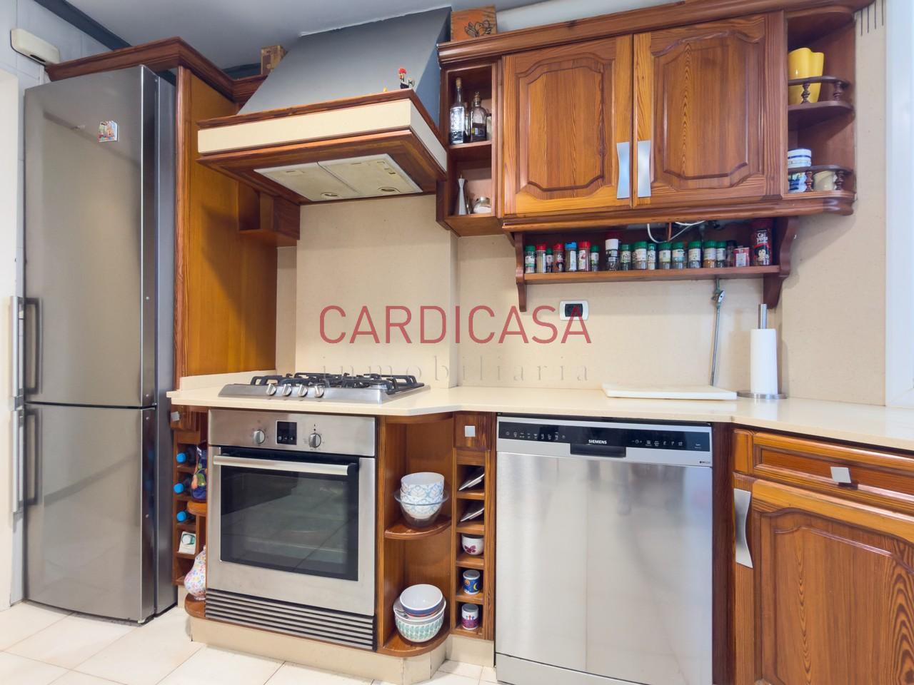 178333588098800172108_178310095551 Vivienda amplia y muy luminosa con vistas al mar y dos plazas de garaje en la zona de Teis.