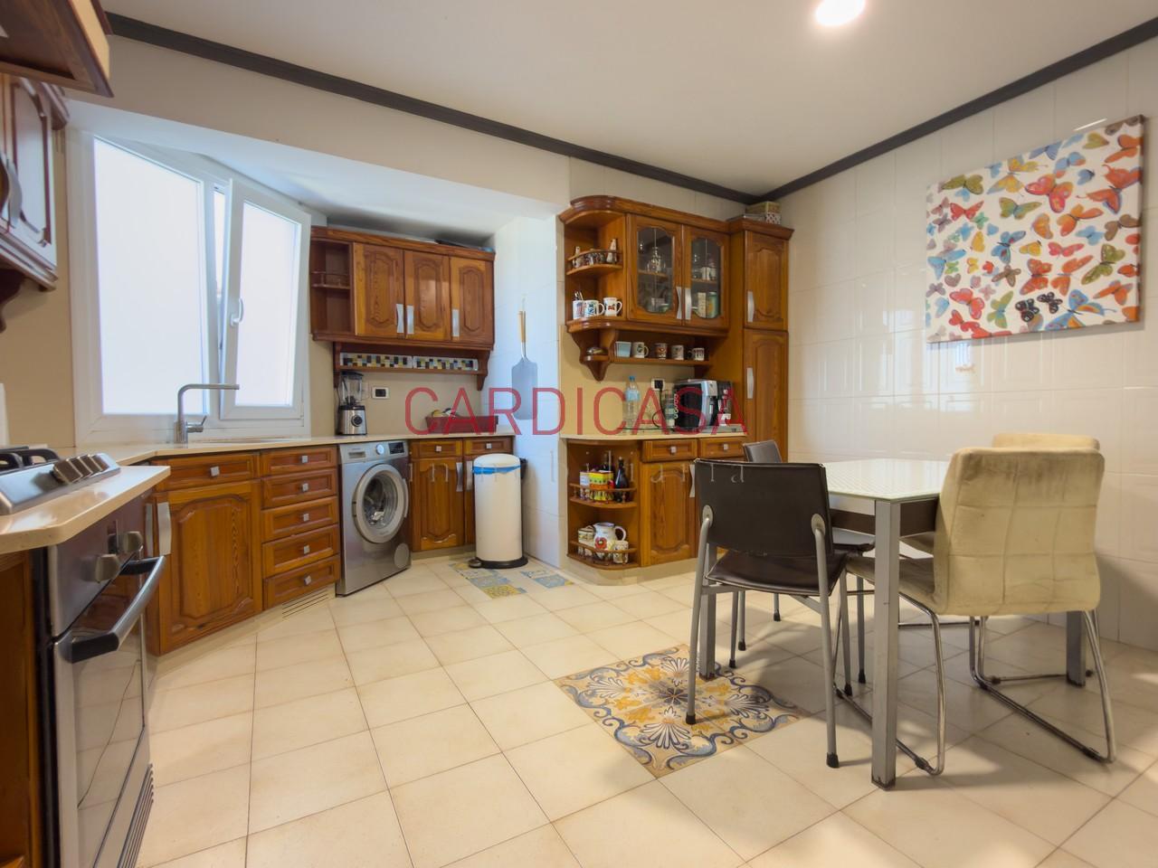 178333588130900172108_178310095206 Vivienda amplia y muy luminosa con vistas al mar y dos plazas de garaje en la zona de Teis.