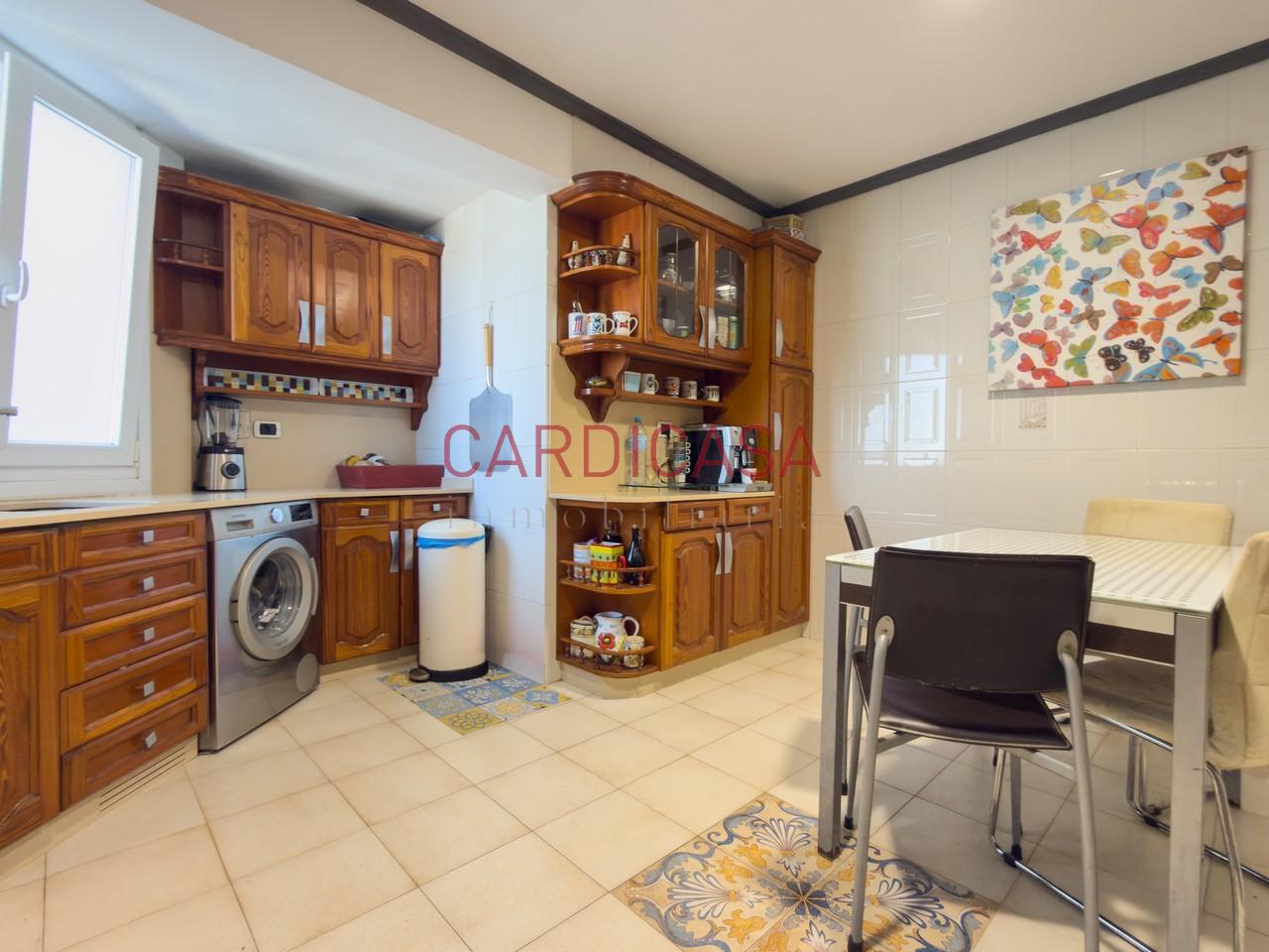 178333588270000172108_178310095414 Vivienda amplia y muy luminosa con vistas al mar y dos plazas de garaje en la zona de Teis.