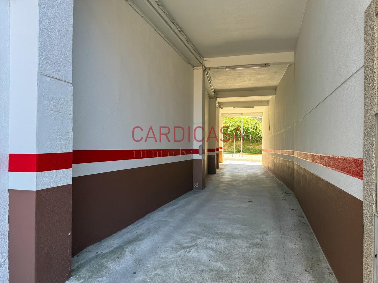178333589184400172108_178310093517 Vivienda amplia y muy luminosa con vistas al mar y dos plazas de garaje en la zona de Teis.