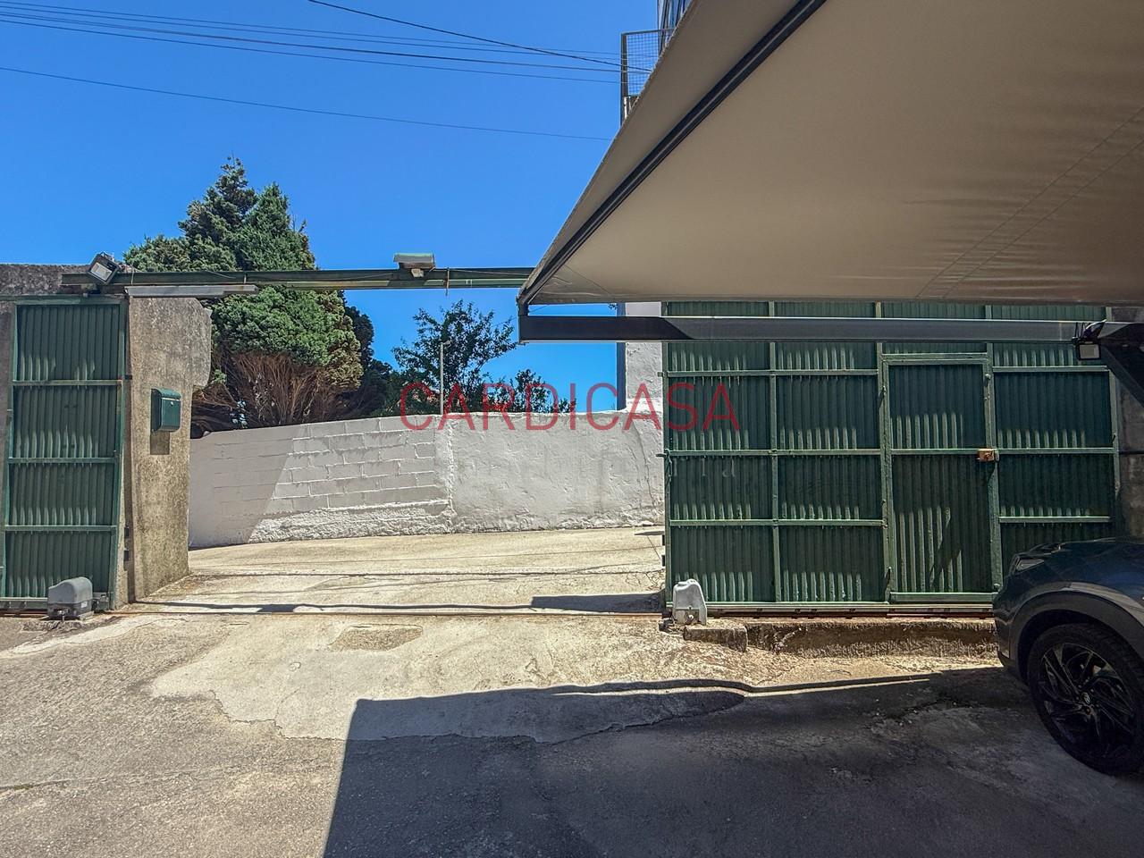 178333589285400172108_178310093554 Vivienda amplia y muy luminosa con vistas al mar y dos plazas de garaje en la zona de Teis.