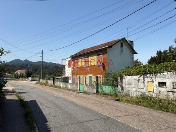 Casa unifamiliar, para reforma integral – Camiño da Falcoa (Castrelos).