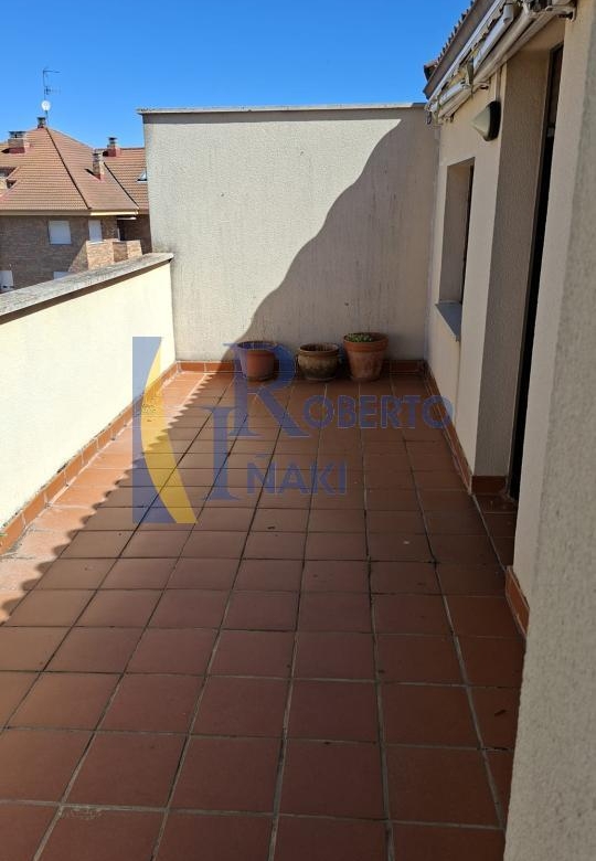 DUPLEX SEMI NUEVO