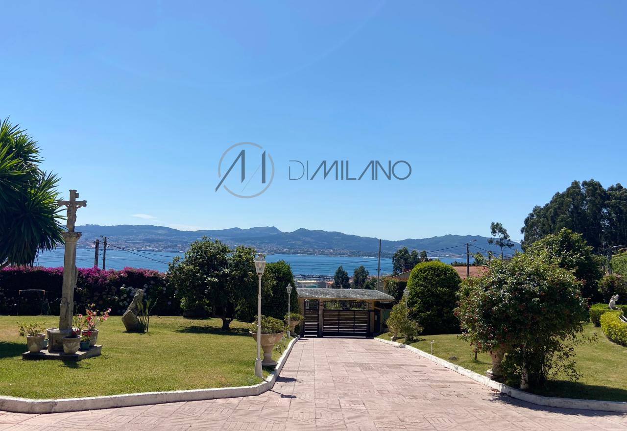 178367785088400045174_178188546224 Chalet con piscina e increíbles vistas al mar