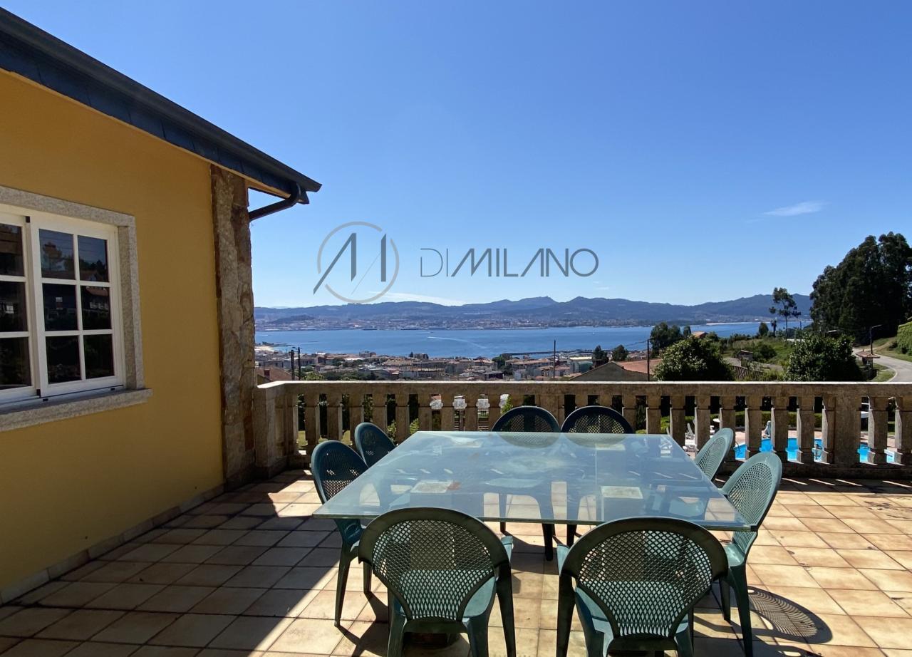 178367785132000045174_178188546319 Chalet con piscina e increíbles vistas al mar