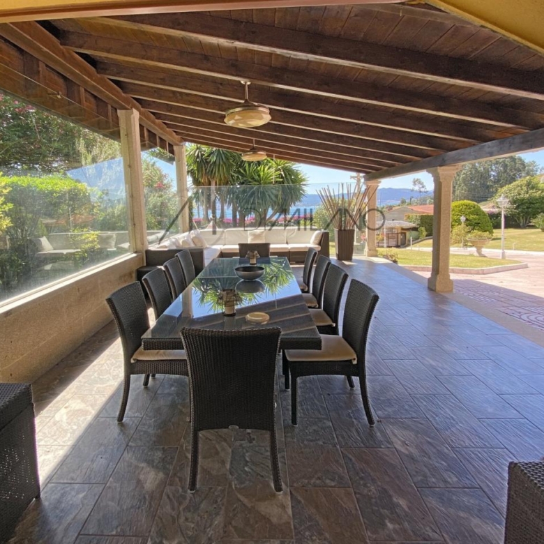 Chalet con piscina e increíbles vistas al mar