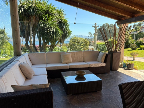 Chalet con piscina e increíbles vistas al mar