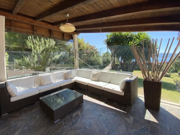 Chalet con piscina e increíbles vistas al mar