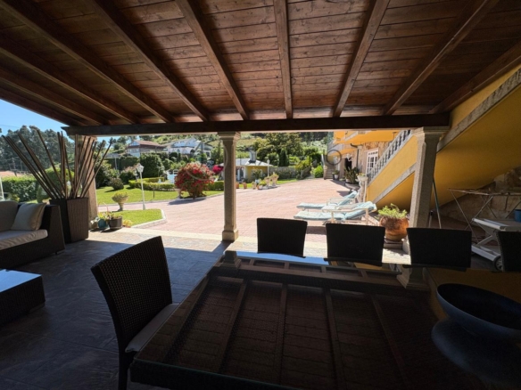 Chalet con piscina e increíbles vistas al mar