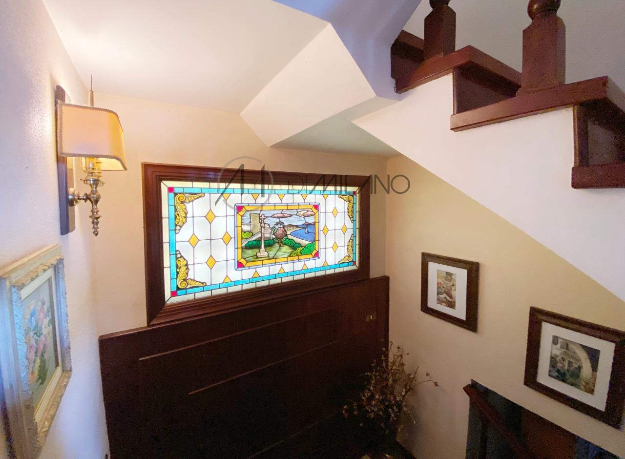 178367785607700045174_178188546841 Chalet con piscina e increíbles vistas al mar
