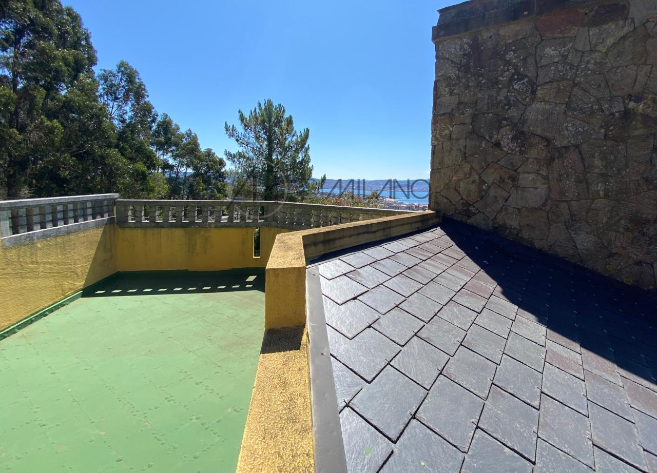 178367785750900045174_178188546957 Chalet con piscina e increíbles vistas al mar