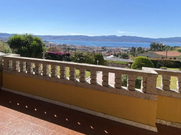 Chalet con piscina e increíbles vistas al mar