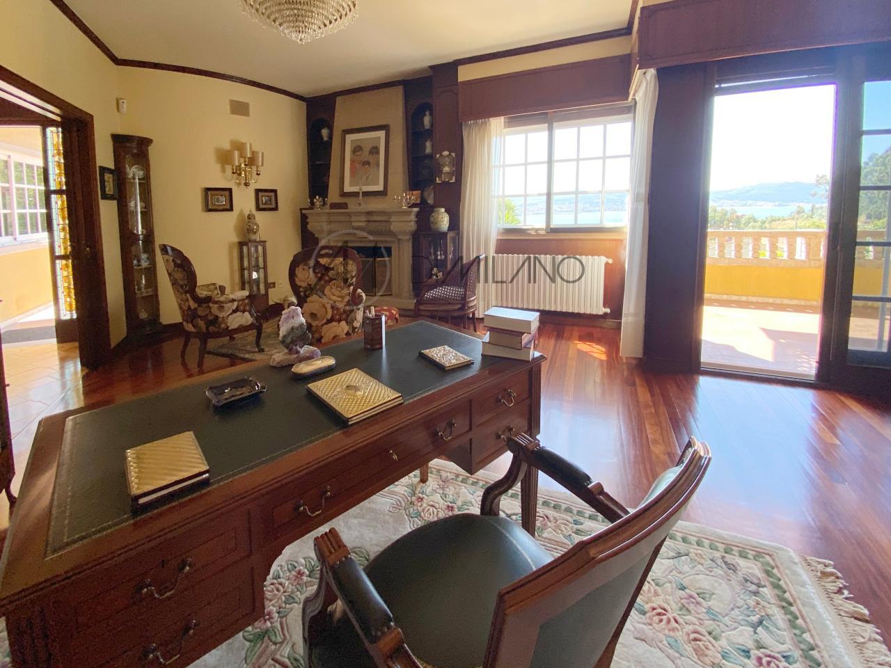 178367786752400045174_178188548134 Chalet con piscina e increíbles vistas al mar