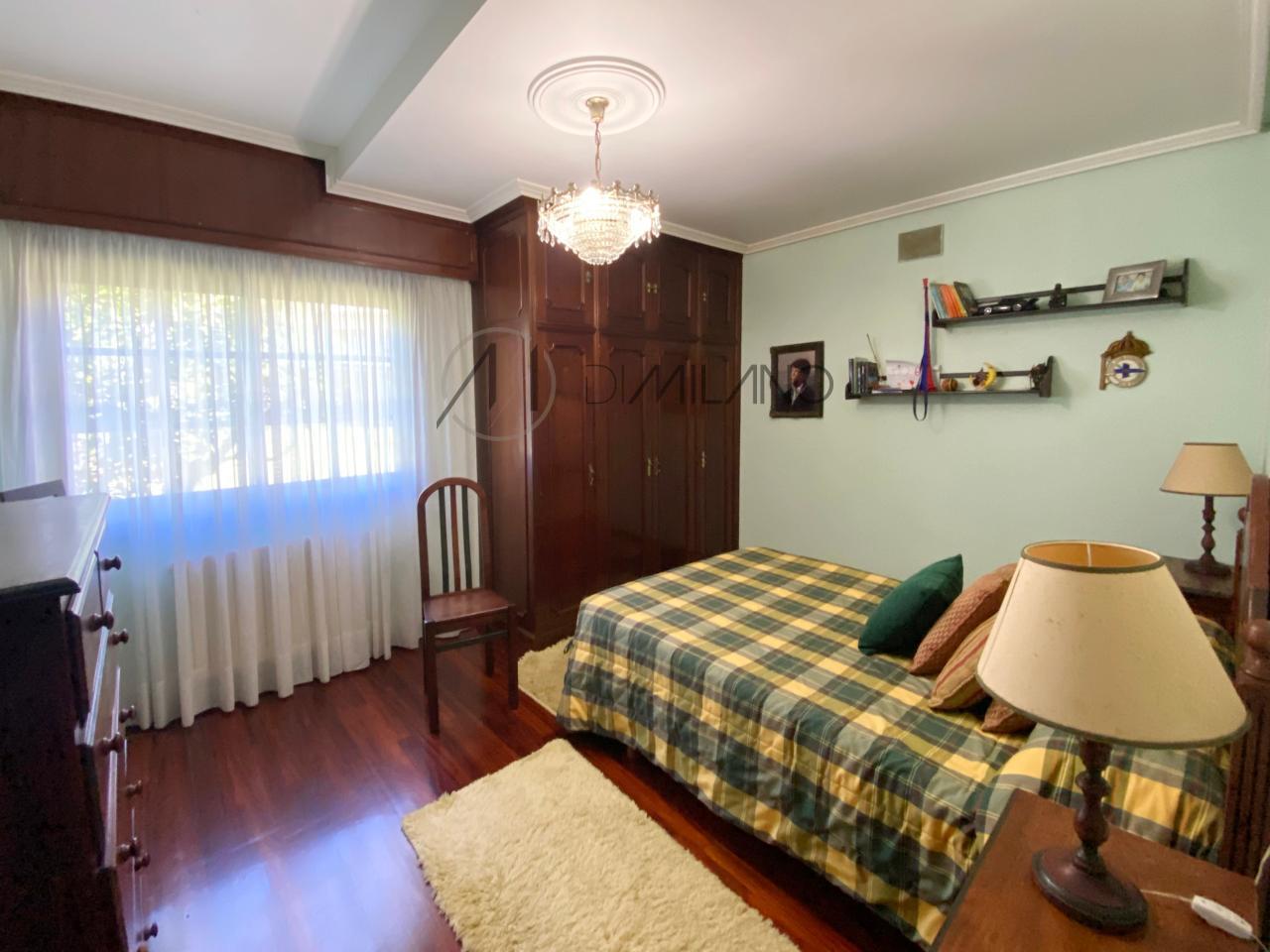 178367786949700045174_178188548506 Chalet con piscina e increíbles vistas al mar