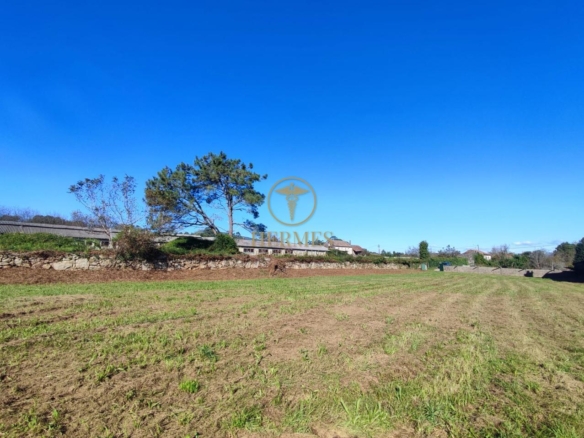 Solar en venta, a 900 m  del centro de Tui.