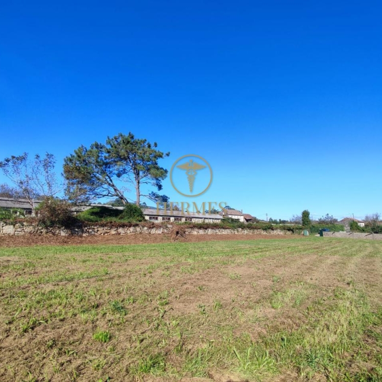 Solar en venta, a 900 m  del centro de Tui.