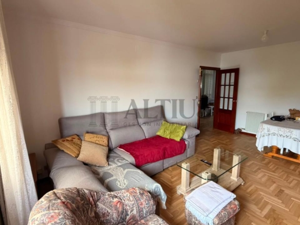 Habitación en Alquiler, Área Central. Solo chica estudiante