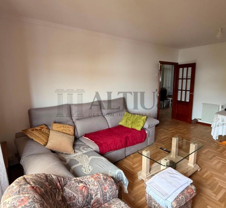 Habitación en Alquiler, Área Central. Solo chica estudiante
