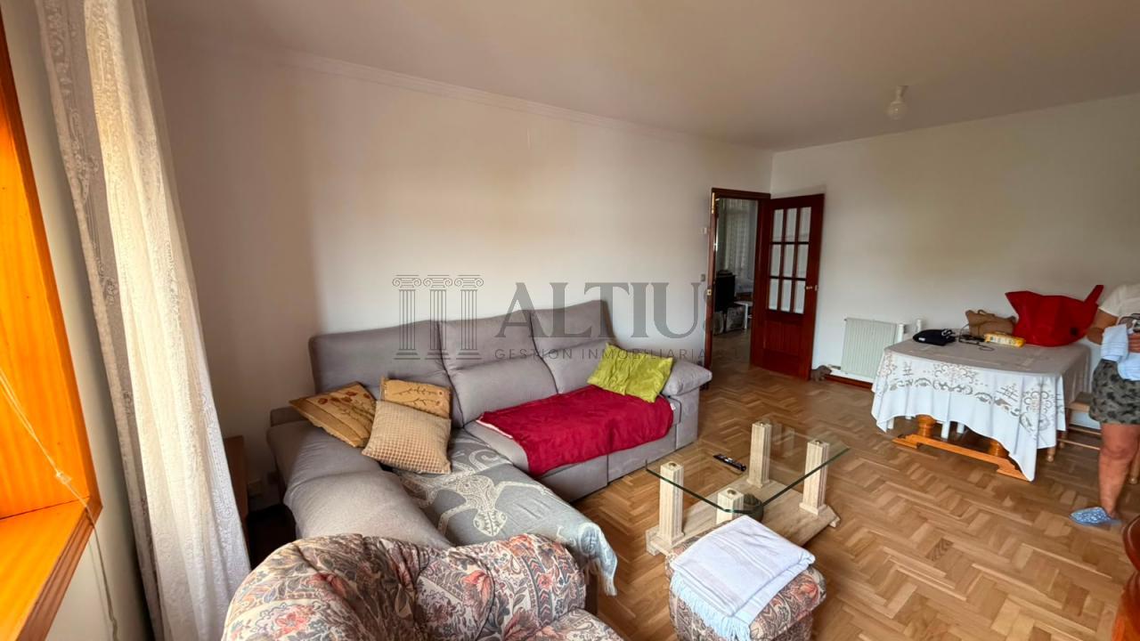 Habitación en Alquiler, Área Central. Solo chica estudiante