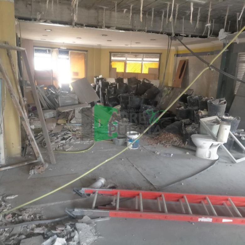 LOCAL PARA HACER VIVIENDA