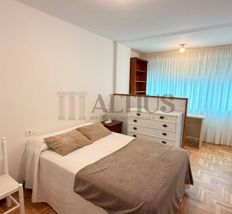 Habitación en Alquiler, Área Central. Solo chica estudiante