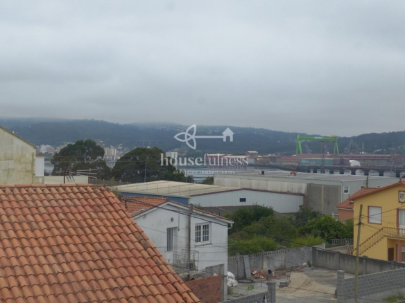 Amplio piso con luz natural y ubicación privilegiada en A Gándara