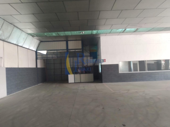 AMPLIA NAVE ACONDICIONADA COMO TALLER, NO DEJE PASAR ESTA OPORTUNIDAD PARA INSTALAR SU NEGOCIO