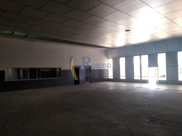 AMPLIA NAVE ACONDICIONADA COMO TALLER, NO DEJE PASAR ESTA OPORTUNIDAD PARA INSTALAR SU NEGOCIO
