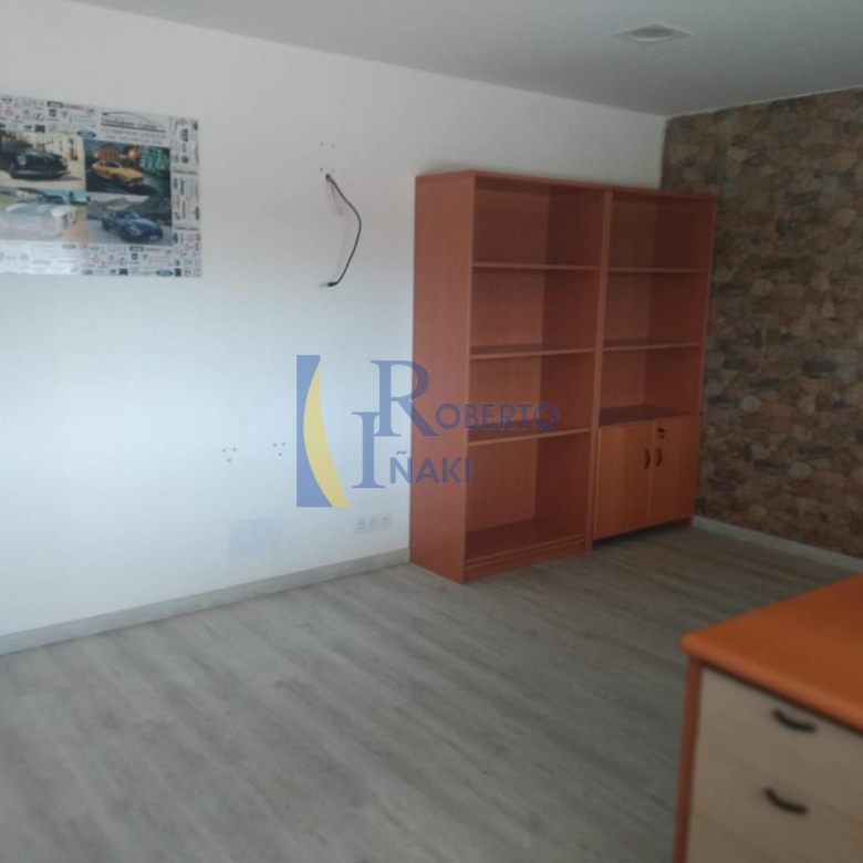 AMPLIA NAVE ACONDICIONADA COMO TALLER, NO DEJE PASAR ESTA OPORTUNIDAD PARA INSTALAR SU NEGOCIO