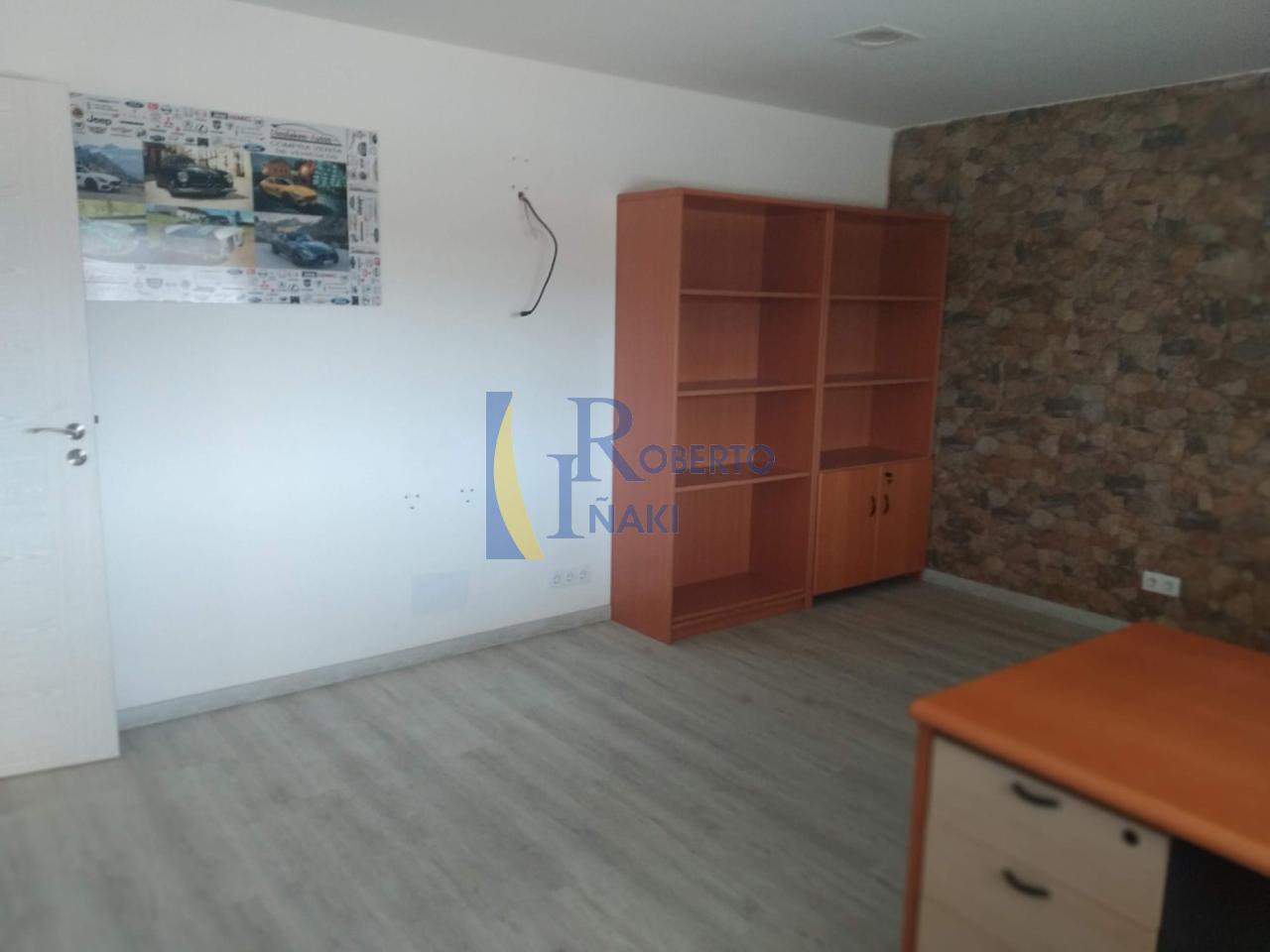 AMPLIA NAVE ACONDICIONADA COMO TALLER, NO DEJE PASAR ESTA OPORTUNIDAD PARA INSTALAR SU NEGOCIO