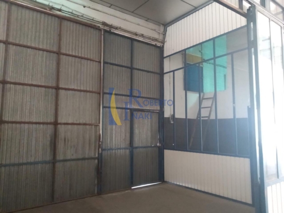 AMPLIA NAVE ACONDICIONADA COMO TALLER, NO DEJE PASAR ESTA OPORTUNIDAD PARA INSTALAR SU NEGOCIO