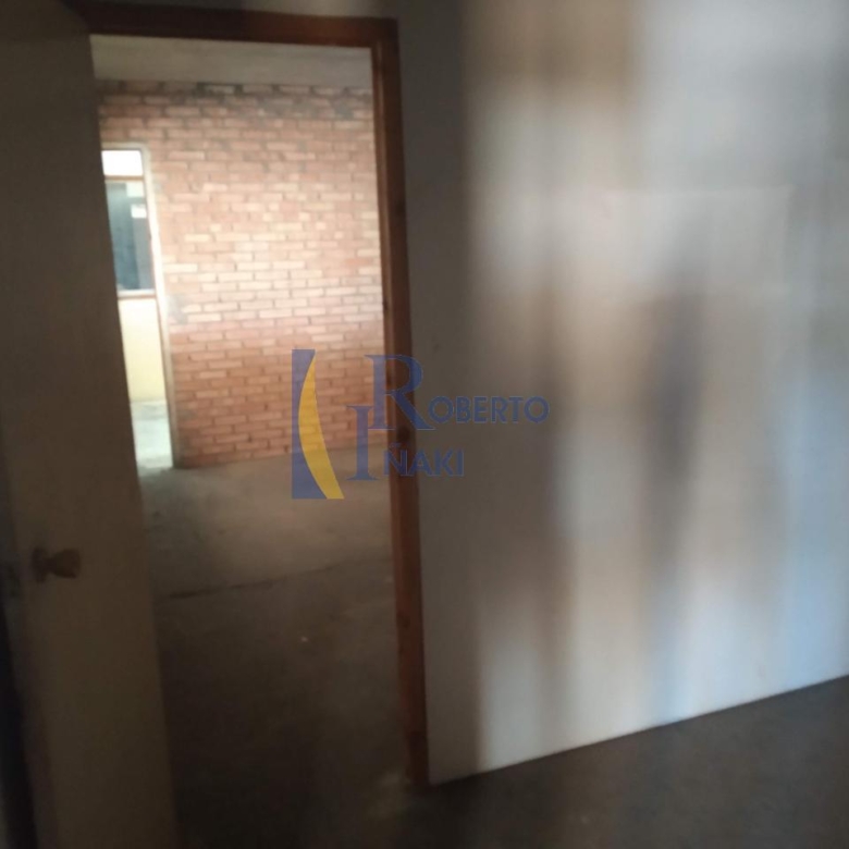 AMPLIA NAVE ACONDICIONADA COMO TALLER, NO DEJE PASAR ESTA OPORTUNIDAD PARA INSTALAR SU NEGOCIO