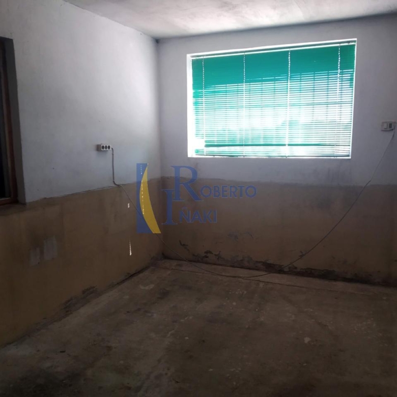 AMPLIA NAVE ACONDICIONADA COMO TALLER, NO DEJE PASAR ESTA OPORTUNIDAD PARA INSTALAR SU NEGOCIO