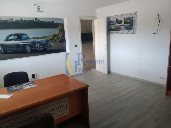 AMPLIA NAVE ACONDICIONADA COMO TALLER, NO DEJE PASAR ESTA OPORTUNIDAD PARA INSTALAR SU NEGOCIO