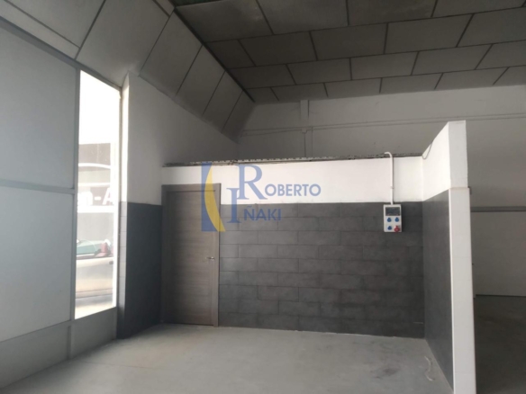 AMPLIA NAVE ACONDICIONADA COMO TALLER, NO DEJE PASAR ESTA OPORTUNIDAD PARA INSTALAR SU NEGOCIO