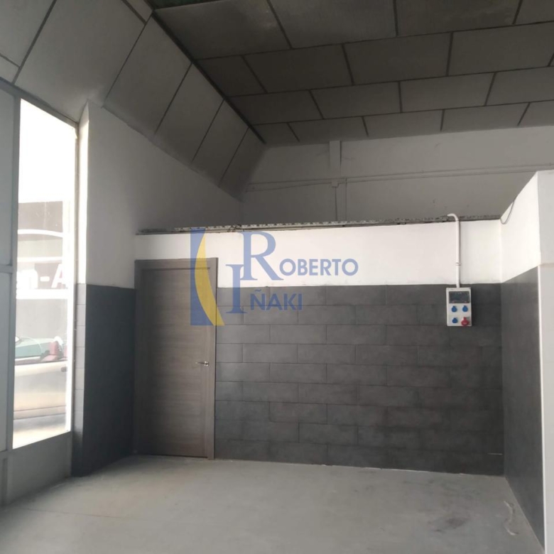 AMPLIA NAVE ACONDICIONADA COMO TALLER, NO DEJE PASAR ESTA OPORTUNIDAD PARA INSTALAR SU NEGOCIO
