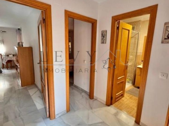 Piso en venta en Huelin con garaje y terraza
