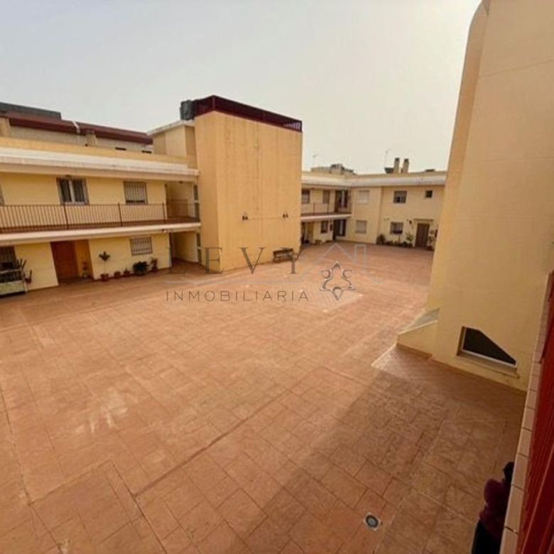 Piso en venta en Huelin con garaje y terraza