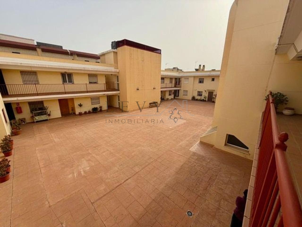 178483051897800172473_178483026856 Piso en venta en Huelin con garaje y terraza