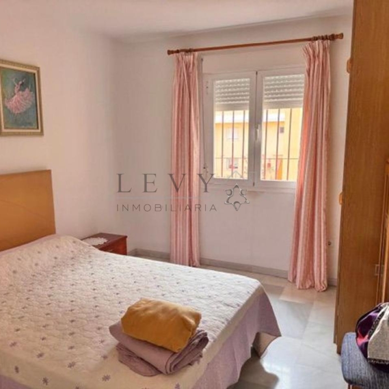 Piso en venta en Huelin con garaje y terraza