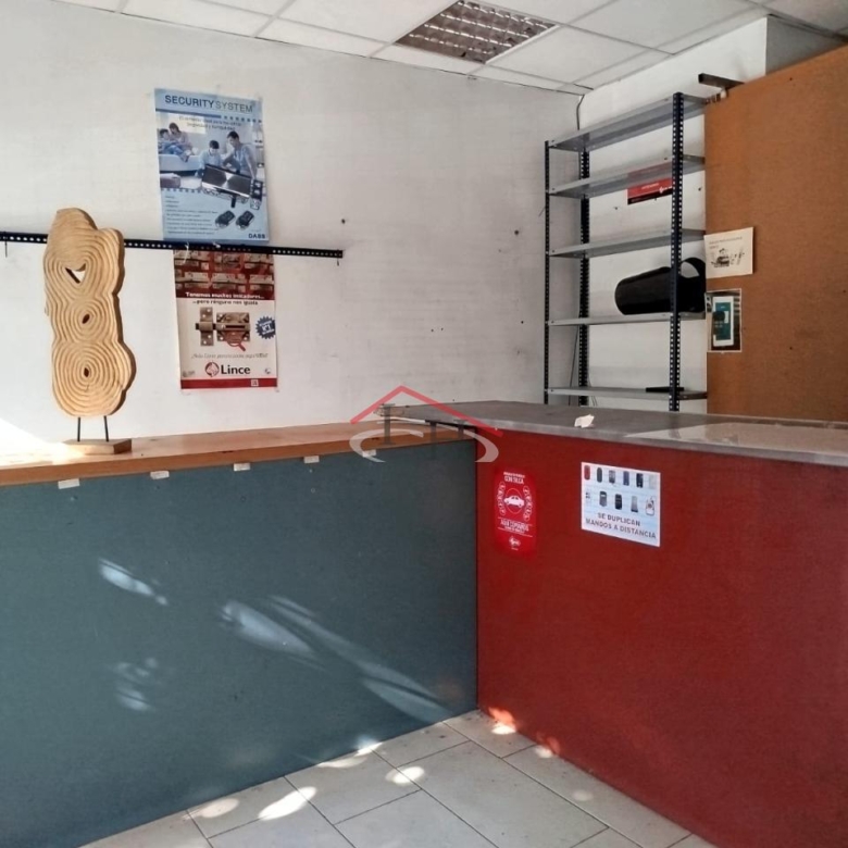 LOCAL EN AVENIDA MARIANO ANDRÉS