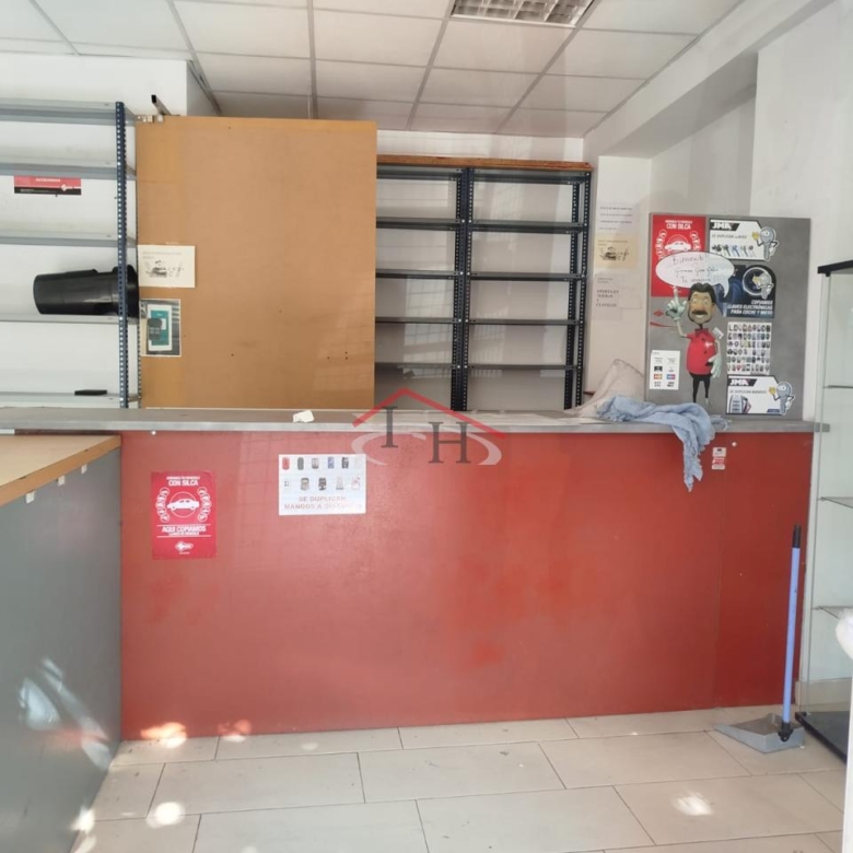 LOCAL EN AVENIDA MARIANO ANDRÉS